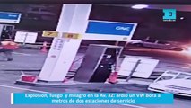 Explosión, fuego  y milagro en la Av. 32: ardió un VW Bora a metros de dos estaciones de servicio