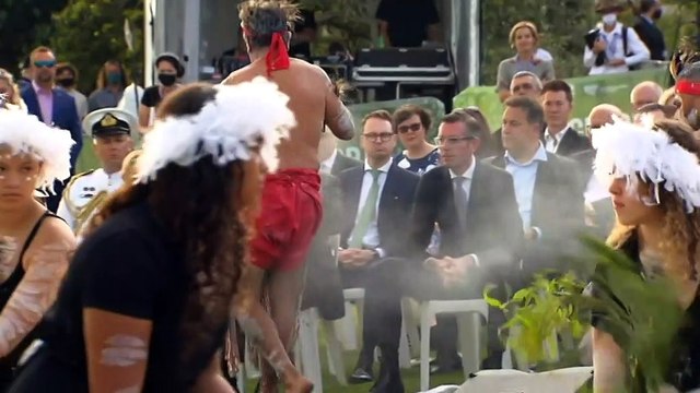 Crowds honour First Nations Australians at Barangaroo