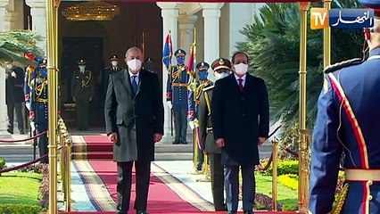 رئيس الجمهورية يخص باستقبال رسمي من قبل الرئيس المصري عبد الفتاح السيسي