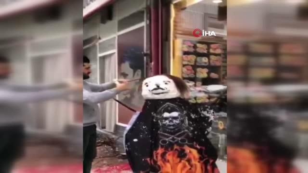 Berber müşteri bulamayınca kardan adamı tıraş etti