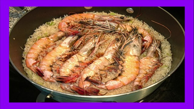 ARROZ CON CAMARONES DELICIOSA RECETA PERFECTO - TIGER PRAWN SHRIMP AND INDIAN GARLIC RICE.