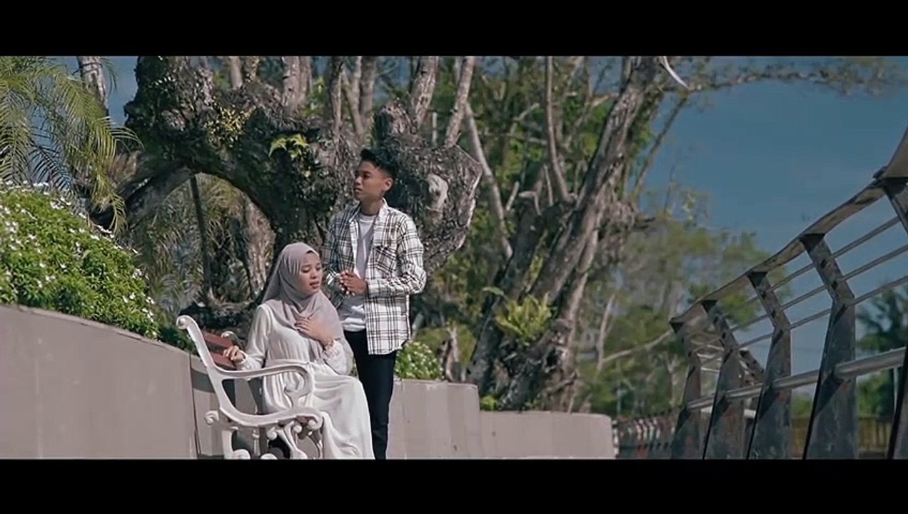 Cinta Kau Tukar Luka ~ Tryana feat Arief