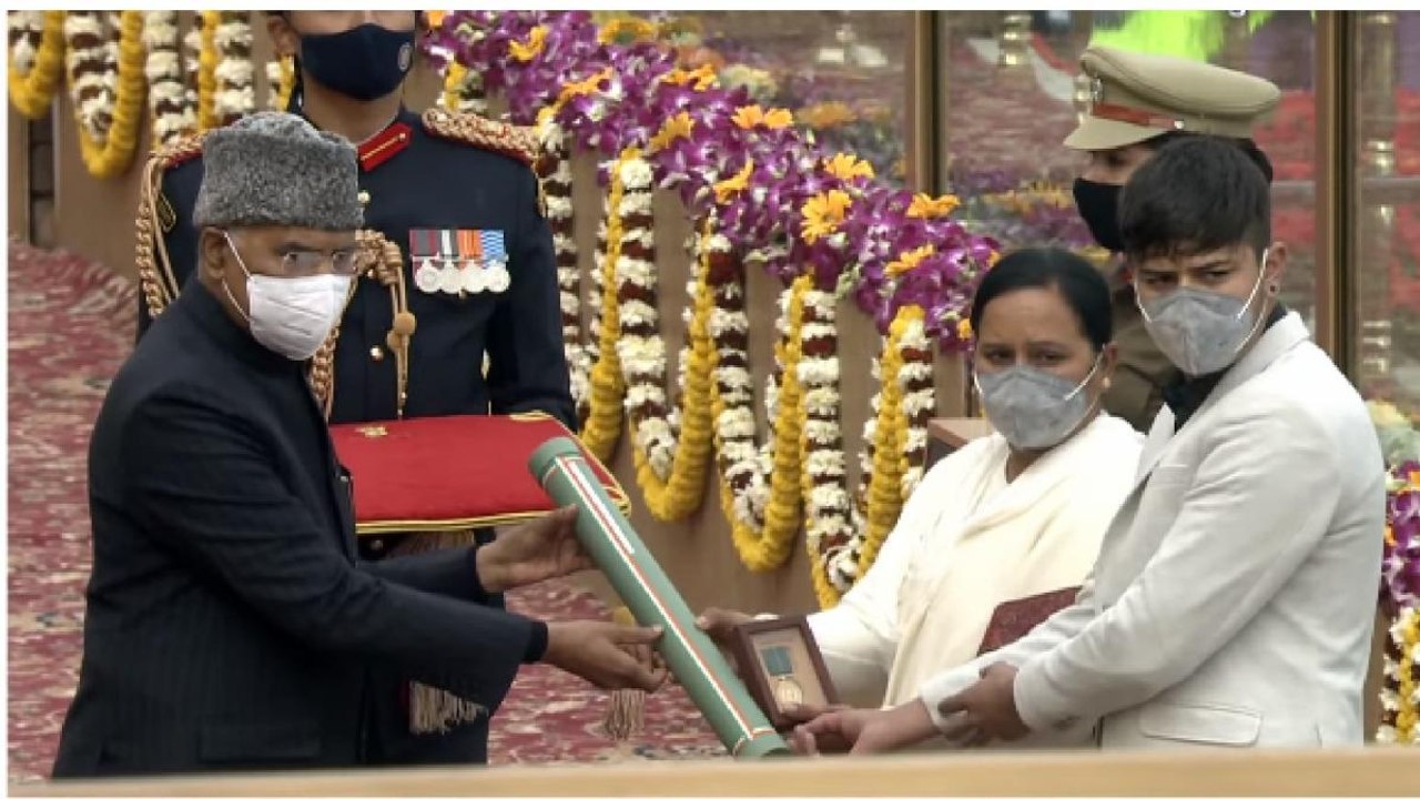 President presents Ashok Chakra to Martyr ASI Babu Ram
