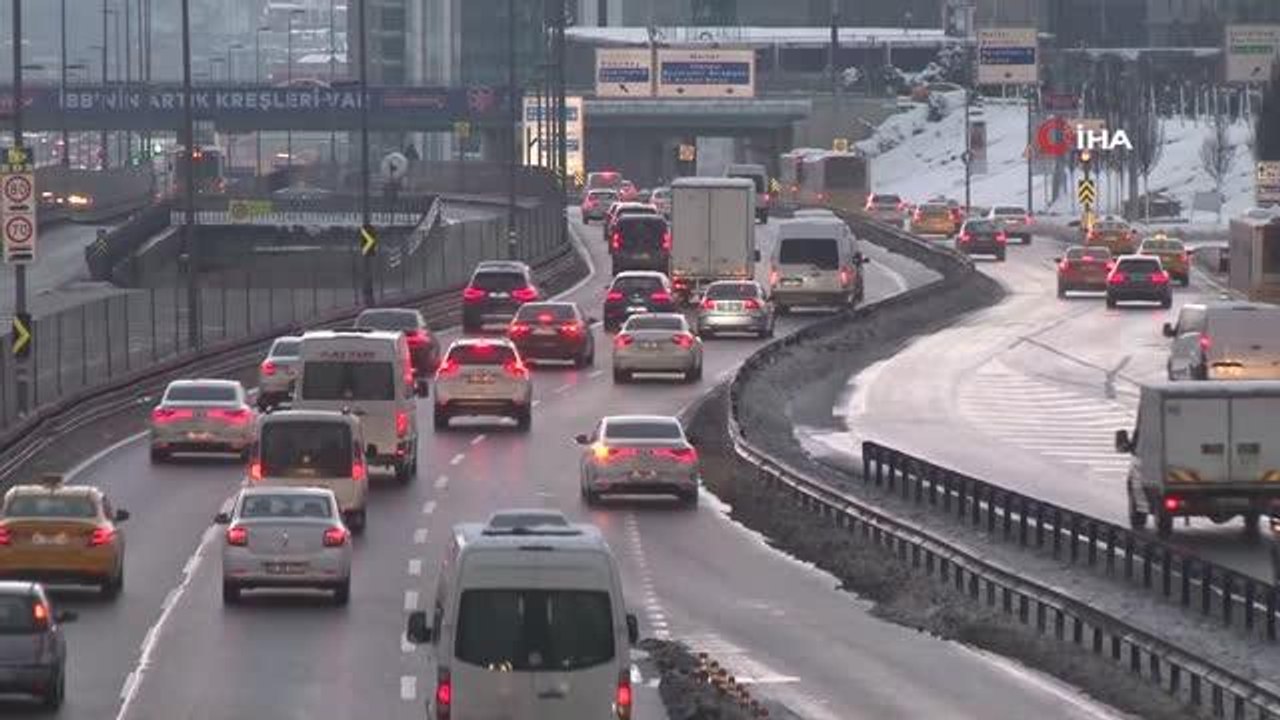 İstanbul'da karın ardından trafik normale döndü