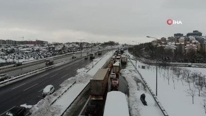 Hadımköy istikametinde oluşan trafik yoğunluğu havadan görüntülendi