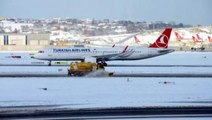 İstanbul Havalimanı'nda uçuşlar normale dönmeye başladı! THY öğlene kadar 131 sefer yapacak