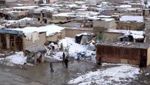 الشتاء يضاعف معاناة الفقراء والنازحين في أفغانستان
