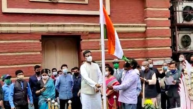 প্রজাতন্ত্র দিবসে পতাকা উত্তোলনে কলকাতা কর্পোরেশন মেয়র ফিরহাদ হাকিম