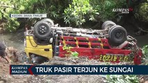 Truk Pasir Terjun Ke Sungai