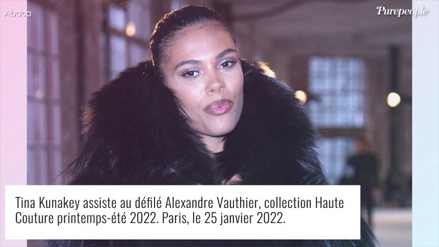 Tina Kunakey se la joue yéti chic : emmitouflée, elle brave le froid pour la Fashion Week de Paris