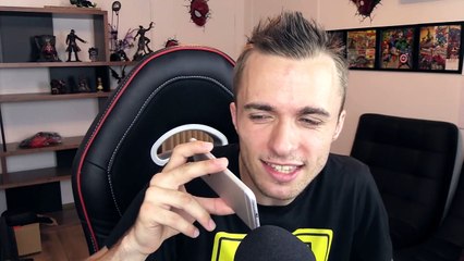 Squeezie Saison 1 - 4 MILLIONS D’ABONNÉS : ON S'APPELLE ?  (EN)