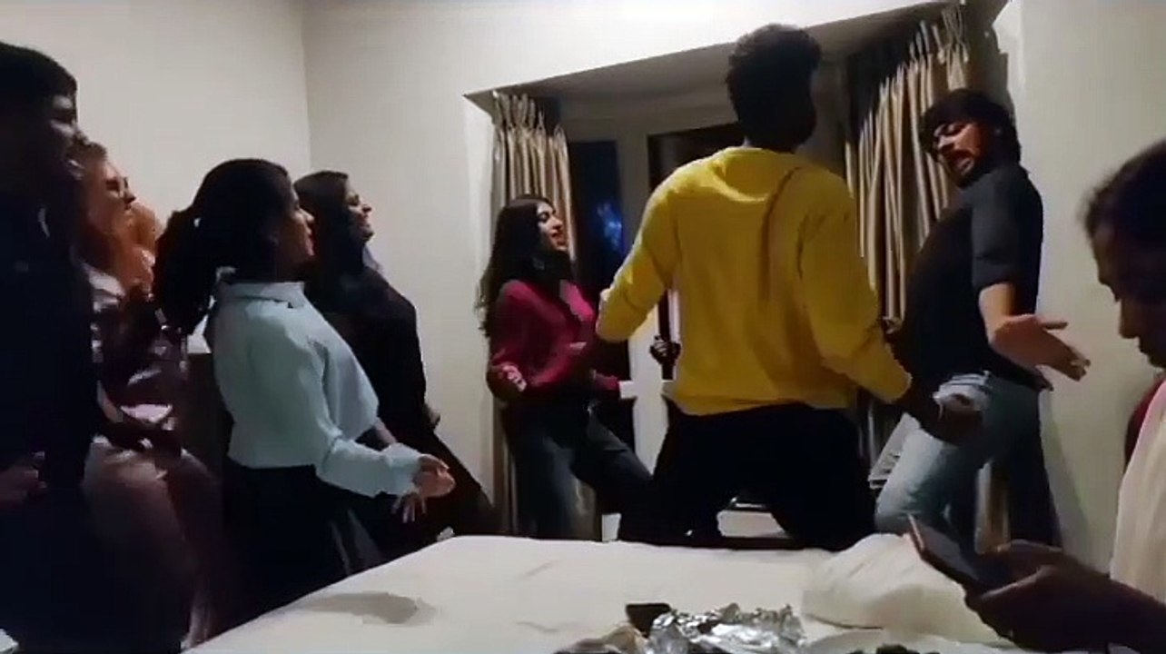 குத்துன்னா இப்படி தான் குத்தனும்...பிக்பாஸ் ராஜு போட்ட தரைலோக்கல் குத்தாட்டம்