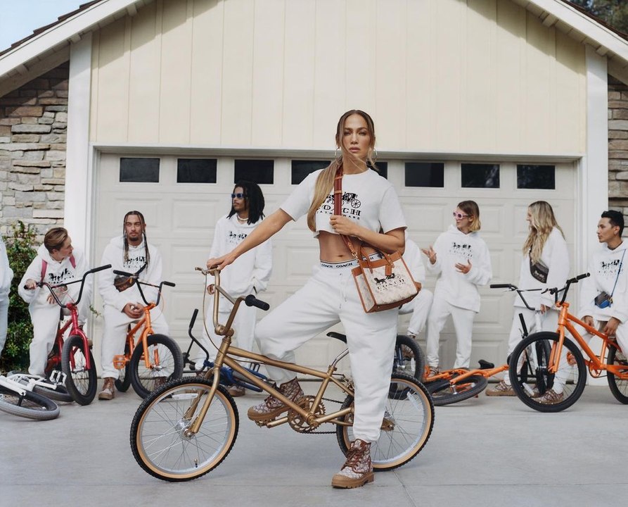 J.Lo Coach SS 2022