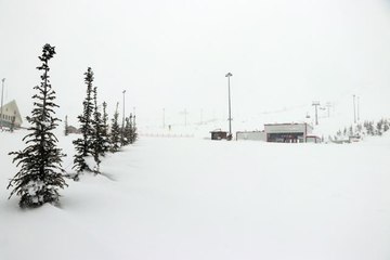 Yıldız Dağı'nda kar kalınlığı 130 santimetreye ulaştı