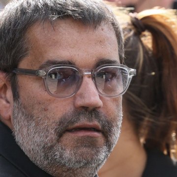 VOICI - SOCIAL Bernard Tapie : son fils Stéphane sort du silence pour faire respecter ses dernières volontés