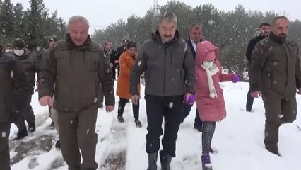 Yaban hayvanları için doğaya yem bırakıldı