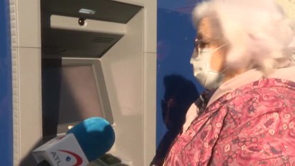 Los mayores se sienten los grandes olvidados por los bancos