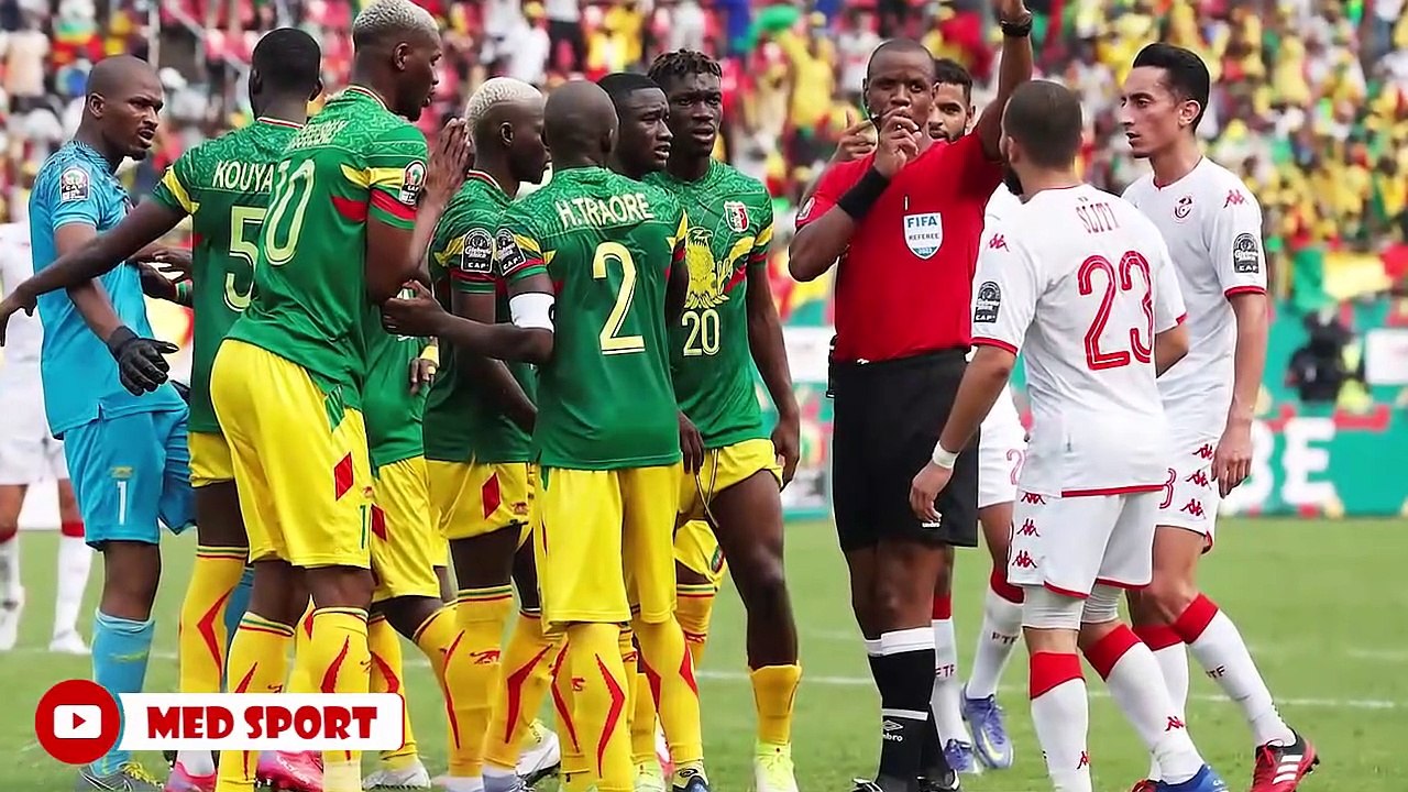 10 مهازل وفضائح هزت كأس أمم إفريقيا بالكاميرون 2022   حكم أنهى المباراة 3 مرات والمبرر..!؟