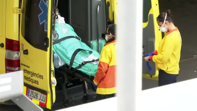 Sanitarios en primera línea de la pandemia reciben ayuda terapéutica en talleres