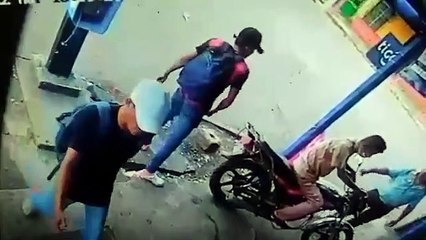 Asalto en Escuintla quedó registrado en una cámara de seguridad