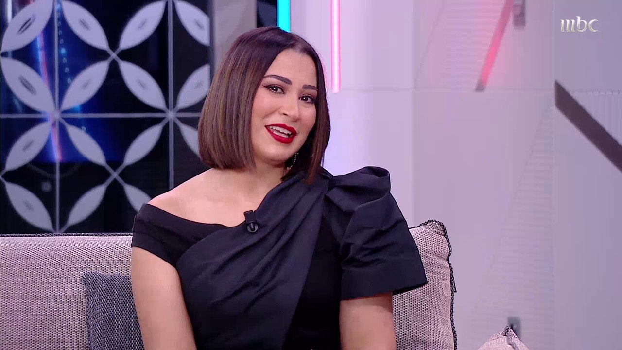هند التازي: مريت بظروف صعبة مع سرطان الثدي.. وقررت أن أحلق شعري بنفسي قبل أن يتخلى عني