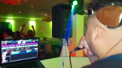 Hondureño triunfa con su voz en New Jersey con apenas 6 meses de haber llegado