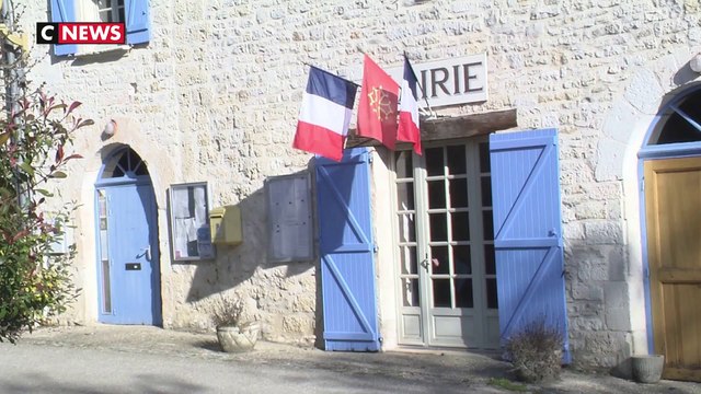 Le maire de Lavaurette décroche le portrait d'Emmanuel Macron
