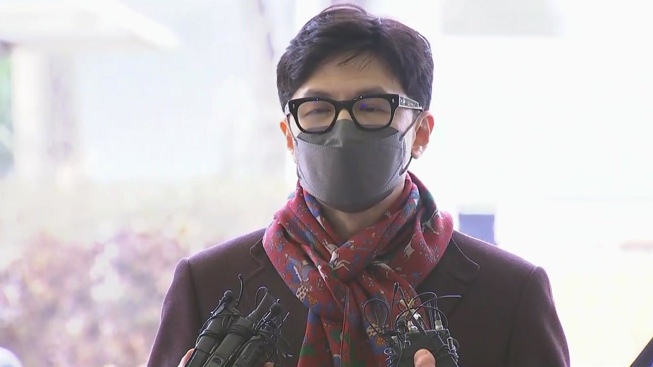 '명예훼손' 유시민 재판에 한동훈 증인 출석..."조국 수사 막으려 황당한 거짓말"...