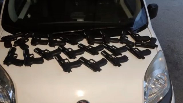 Mersin’de silah operasyonu: 20 ruhsatsız tabanca ele geçirildi