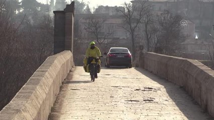 Camileri tanıtmak için Almanya'dan Türkiye'ye bisikletle geldi