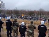 Migranti, la Polonia avvia la costruzione del muro al confine con la Bielorussia