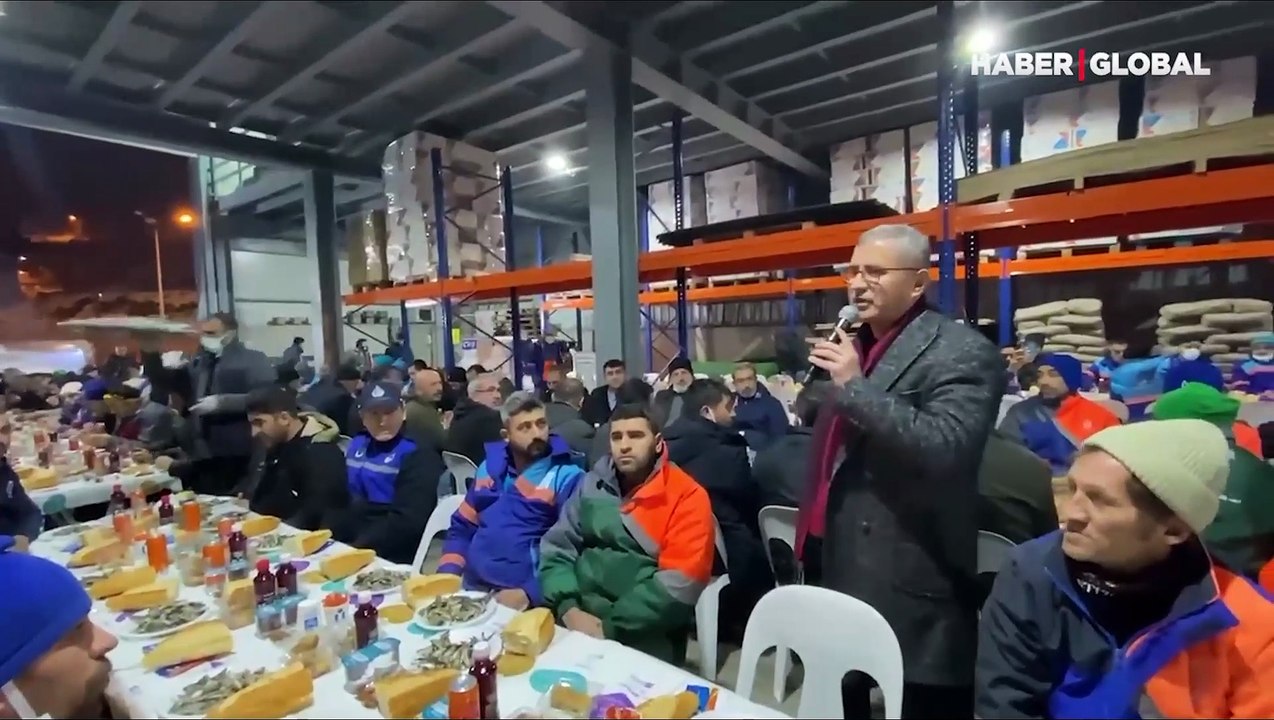 Üsküdar'da karla mücadele ekiplerine balık ziyafeti verildi