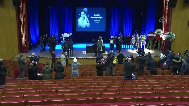 Usta oyuncu Fatma Girik son yolculuğuna uğurlanıyor - Cemal Reşit Rey Konser Salonu (1)