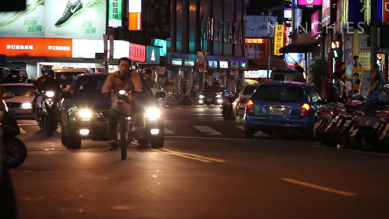 Huang's World Saison 1 - Back In Taiwan Part 1 (EN)