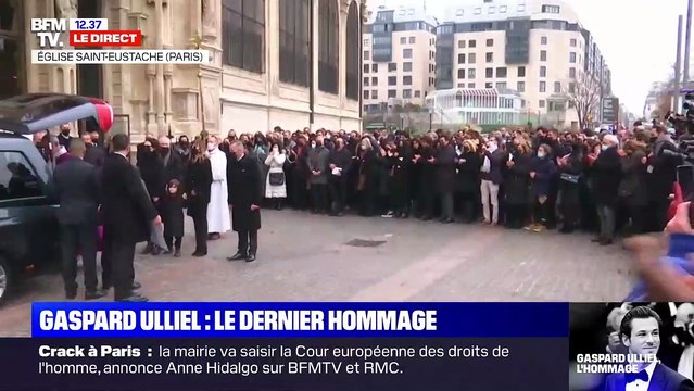 VOICI Obsèques de Gaspard Ulliel : l'émotion face aux images de son fils, Orso, devant le cercueil de son père