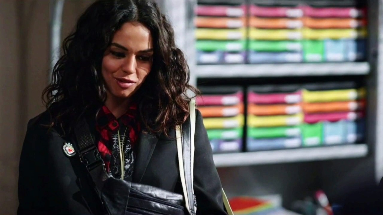 Plus belle la vie : [Indiscrétion] - Betty passe en conseil de discipline