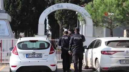 Şehit mezarlarına çirkin saldırı yapan zanlı, duruşma salonunda da şehide küfür etti