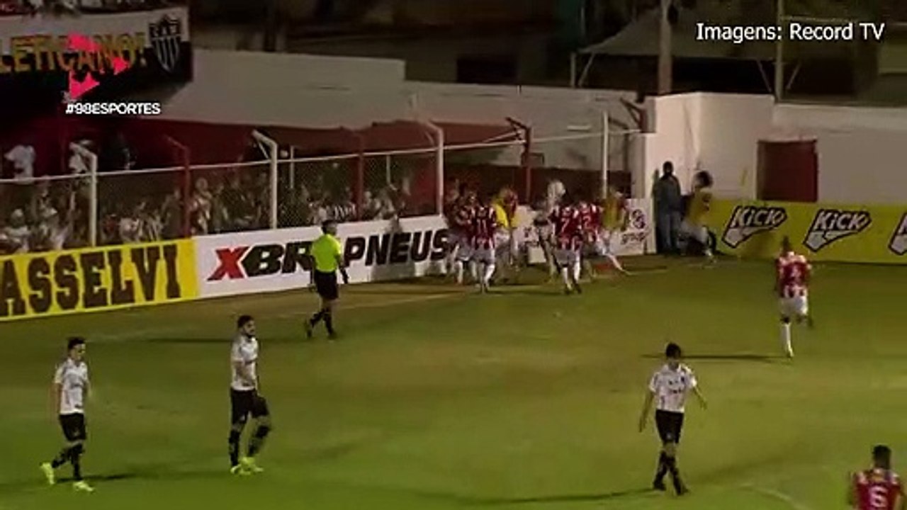 98 Esportes | É bom ressaltar que o Atlético voltou depois de todos os outros times do futebol brasileiro", comenta Alexandre Silva