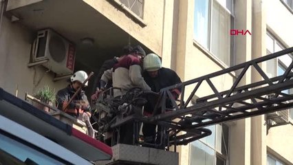 ELEKTRİKLİ SOBADAN ÇIKAN YANGIN KORKUTTU