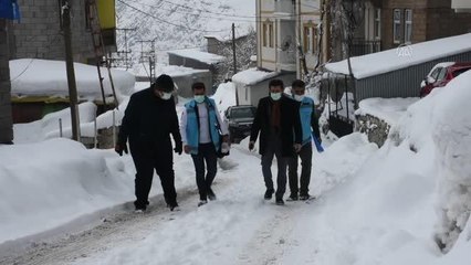 Evde sağlık hizmeti alan hastaların takipleri titizlikle sürdürülüyor