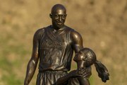 Statue of Kobe Bryant, daughter Gianna erected at site of helicopter crash