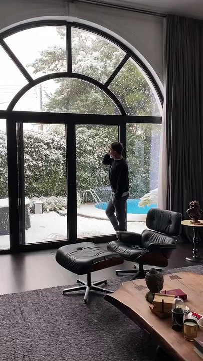 Γιώργος Μαζωνάκης: Μας δείχνει το υπέροχο σπίτι...