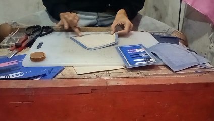 Cara membuat dompet kartu dari kain spon