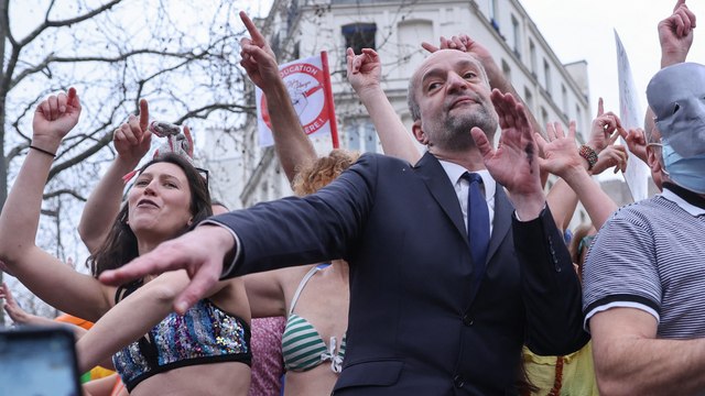 Le sosie de Jean-Michel Blanquer se donne pour la hausse des salaires