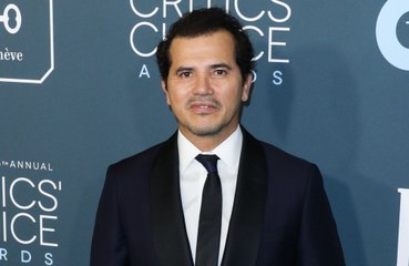 Este actor latino pasó años sin tomar el sol para tener una piel más clara