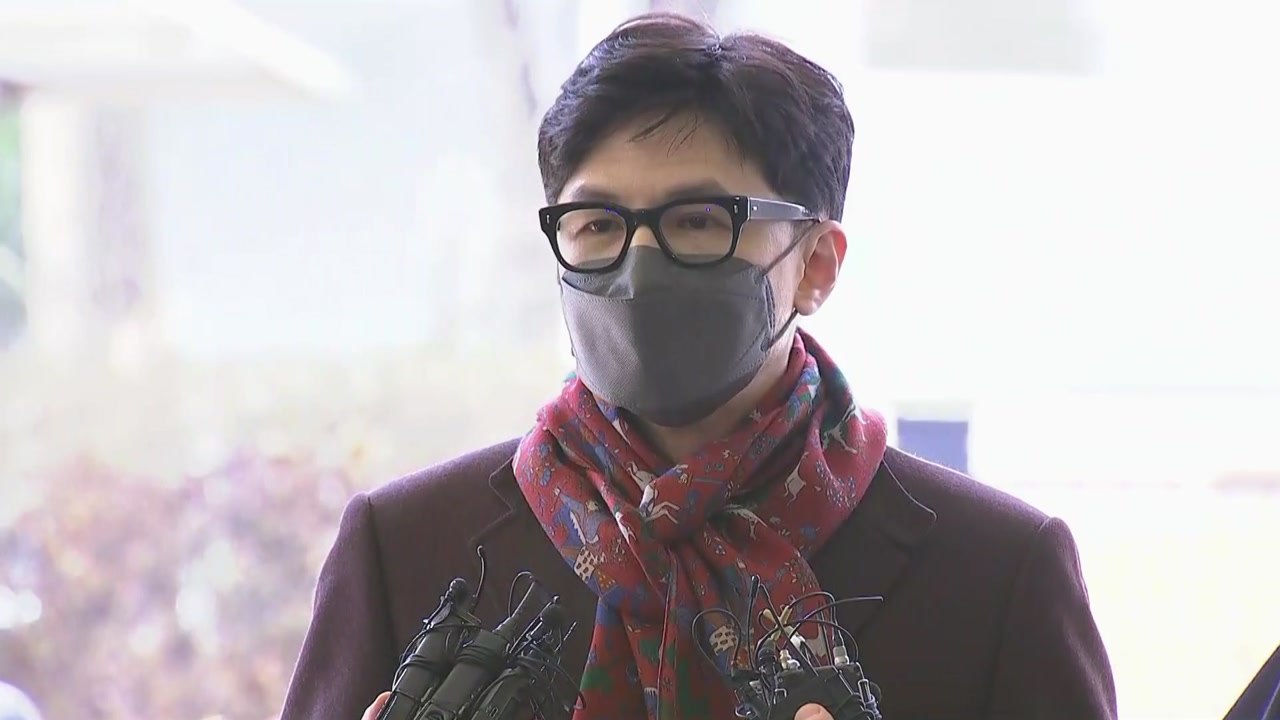 한동훈 "유시민, '윤석열 사단' 공격 위해 거짓말...조국 수사 방해 목적" / YTN