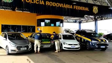 PRF apreende trio com 322 quilos de maconha em hotel de Iporã