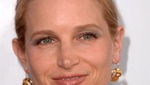 VOICI : Bridget Fonda métamorphosée : vingt ans après son dernier film, l'actrice est méconnaissable (1)