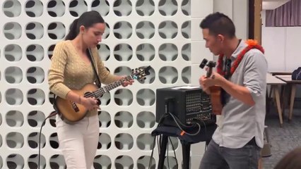 Jake Shimabukuro & Taimane jam "Bodysurfing"