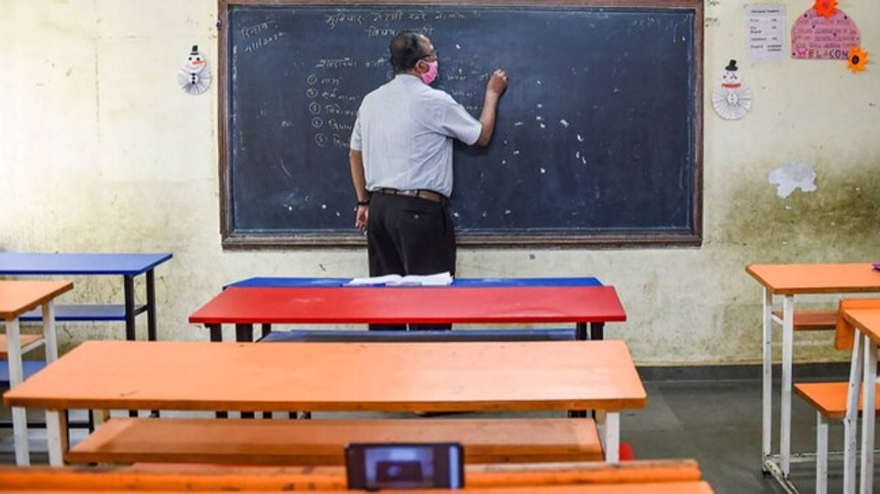 Centre mulls reopening schools, likely to issue advisory